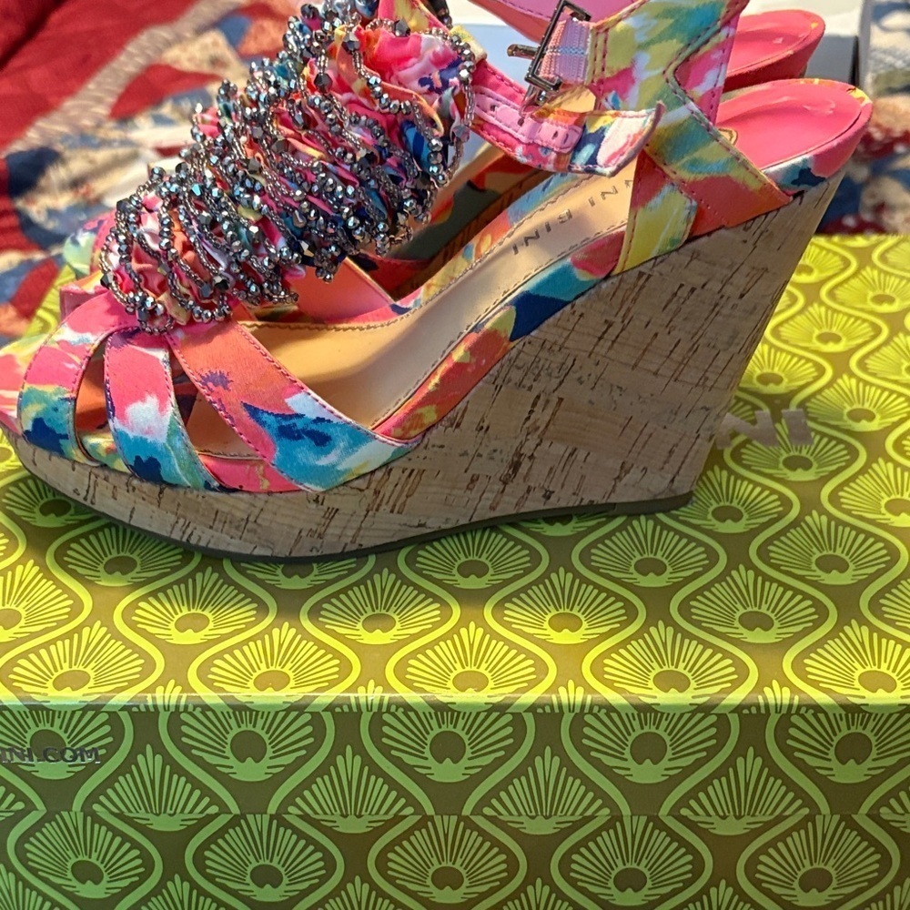 Gianni Bini Multicolor Wedge Sandals - Picture 3 of 7